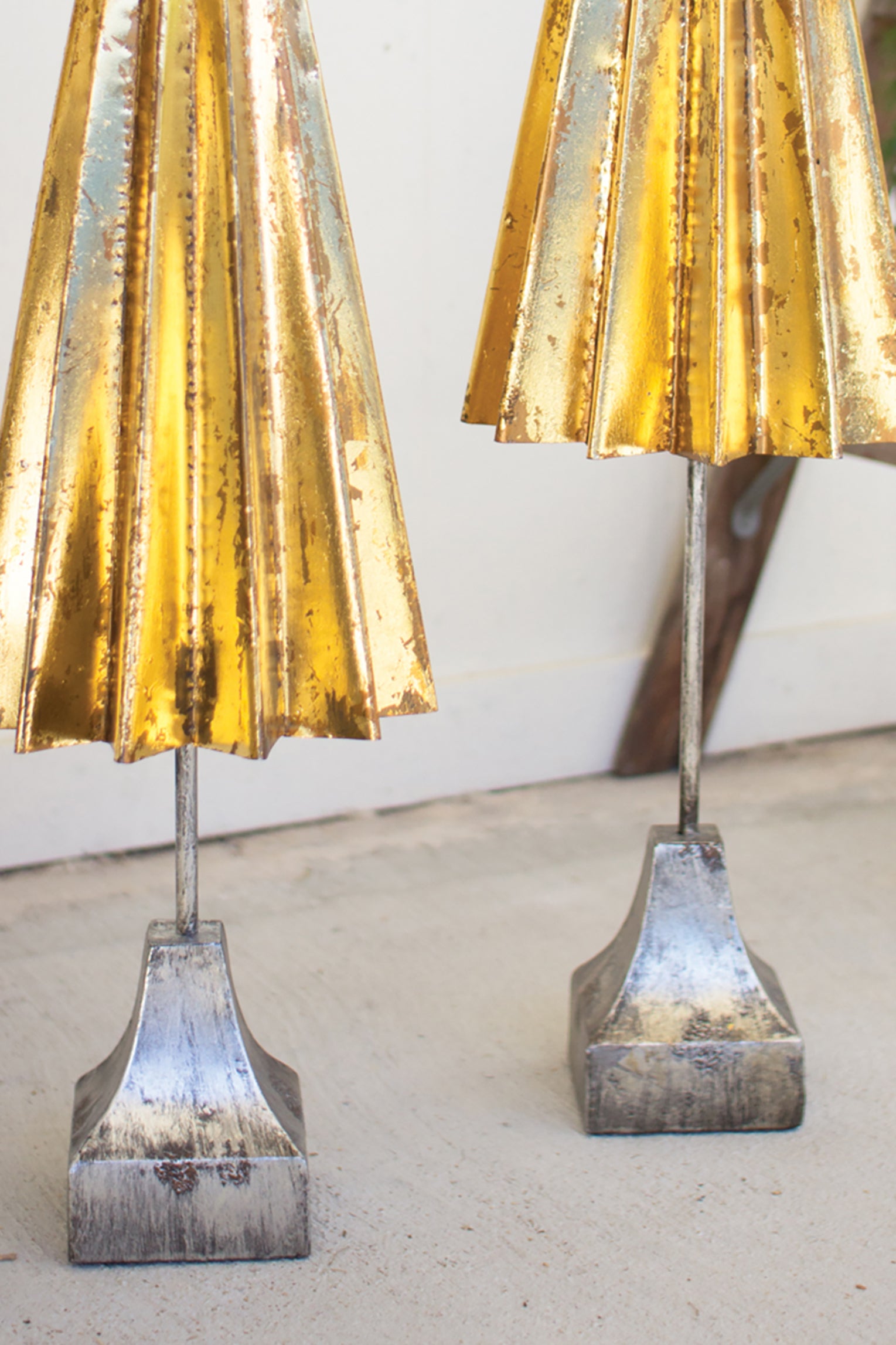 Large Gold Metal Metal Christmas Trees With Stars - Set of 2