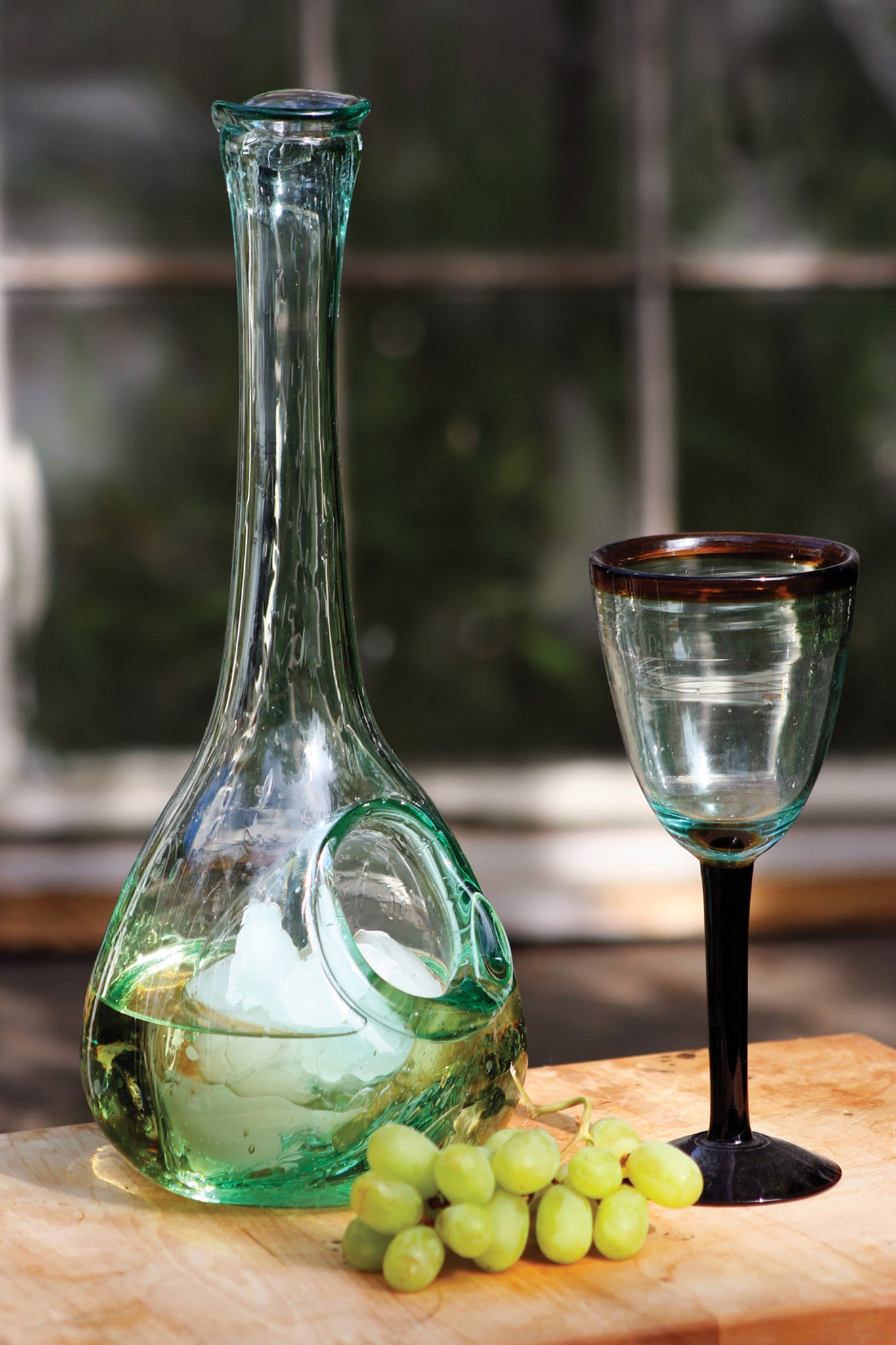 Modern Glass Wine Decanter With Ice Pocket - Woodwaves