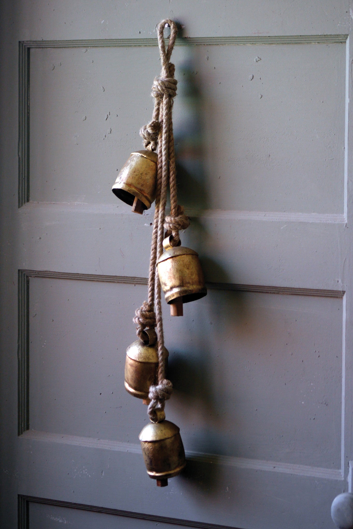 Rustic Iron Hanging Bells With Rope - Woodwaves